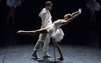 Игорь Чапурин создал костюмы для новой постановки балета «Лебединое озеро»