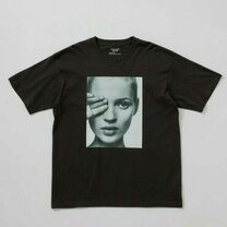 ビオトープがデイビッド・シムズによるケイト・モスの写真をプリントしたTシャツ発売