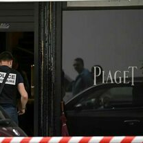 Paris'teki Piaget Mağazasında Silahlı Soygun