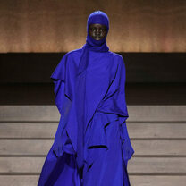 Paris: la mode technicolor d’Issey Miyake et Leonard, la dark lady de Nina Ricci