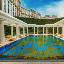 Versace ouvre son premier palace en Asie, à Macao