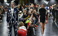 La guérilla marketing ébranle Adidas lors de la Semaine de la mode de Berlin