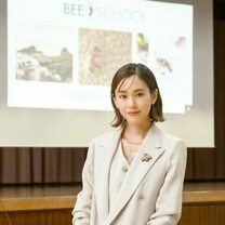 ゲラン“ミツバチの学校”ビースクールに桐谷美玲が参加　「地球の未来につながる発信を続けたい」