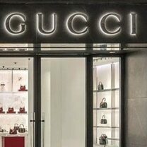 早报 | Gucci母公司近10亿美元收购纽约大楼；花王关停平价彩妆品牌AUBE