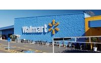 Wal-Mart shuffles U.S. store management to improve sales